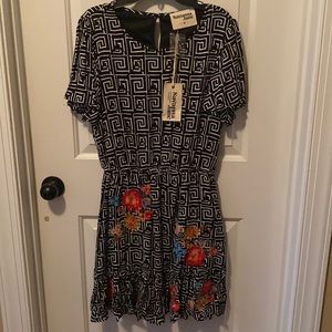 BNWT Savannah Jane Black & White Geo Dress with Floral Embroidery